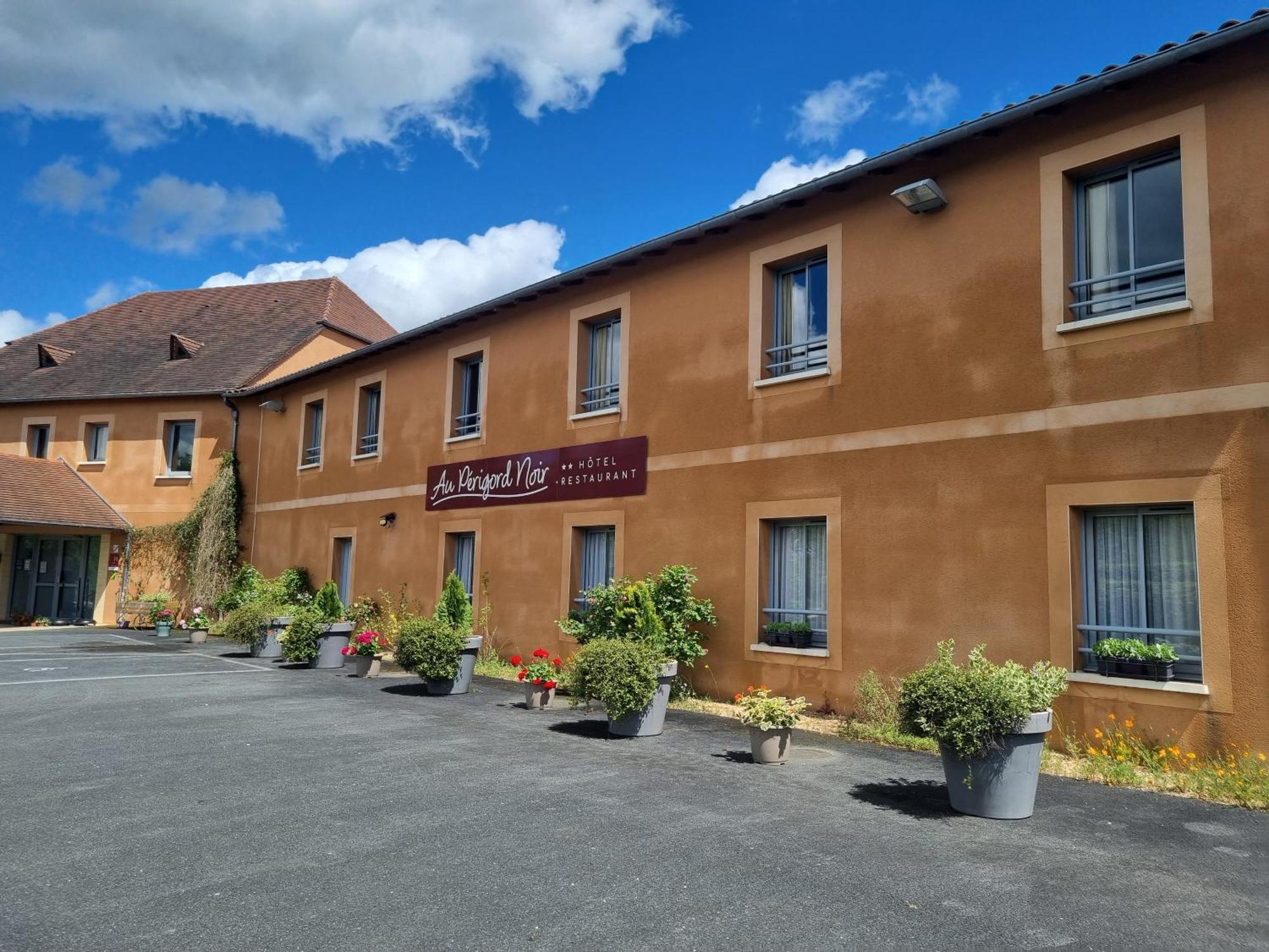 Au Perigord Noir Hotel Hautefort Ngoại thất bức ảnh