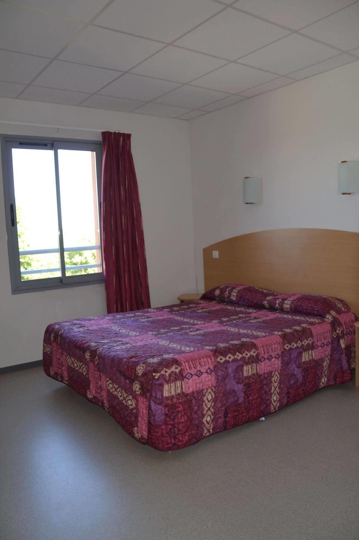 Au Perigord Noir Hotel Hautefort Ngoại thất bức ảnh